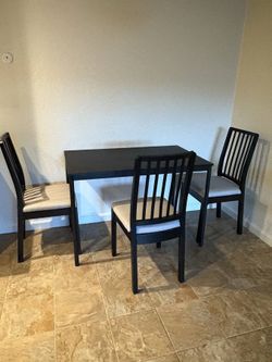 Dining table set - New!