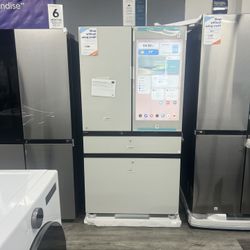 Samsung - Bespoke 29 cu. ft. 4-Door French Door Refrigerator with AI Family Hub™+ & AI Vision Inside™ in White Glass Newest Model 