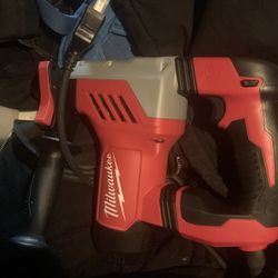 Milwaukee Corded Roto Hammer 