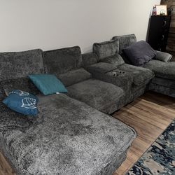 U shaped sectional couch