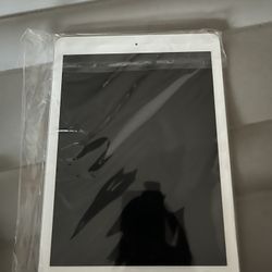 BRAND NEW APPLE IPAD