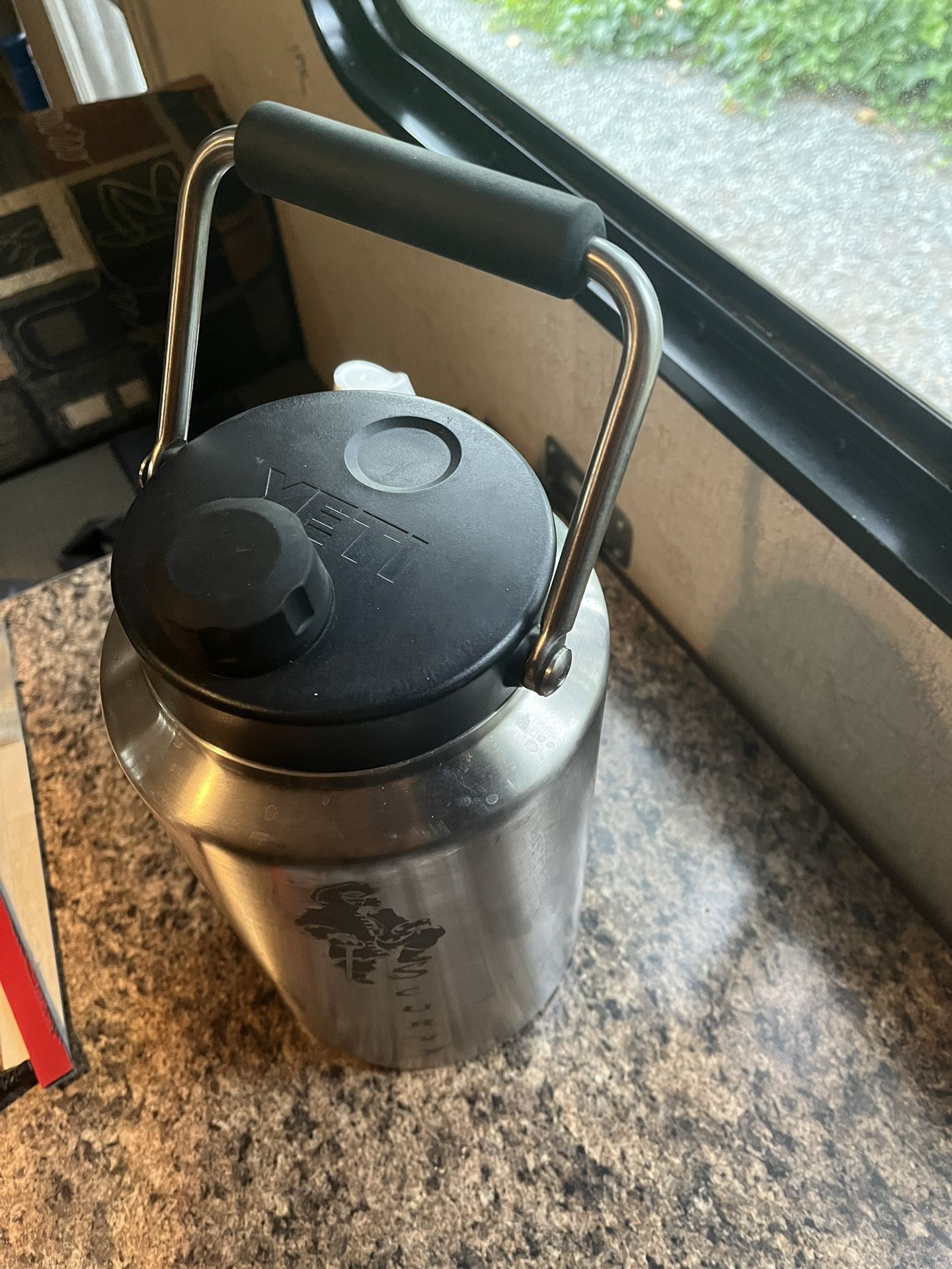 Gallon Yeti