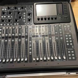 Behringer-X32 -Compact Mixer W Case