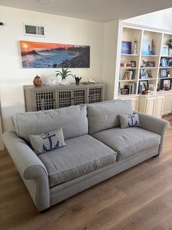 Great condition COUCH