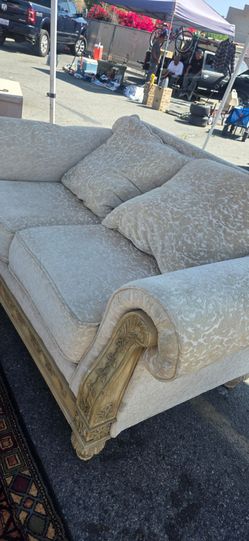 Elegant Traditional Sofa & Loveseat Set – Carved Wood Trim