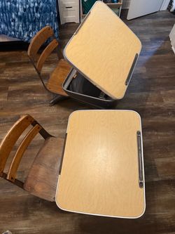 2 desks