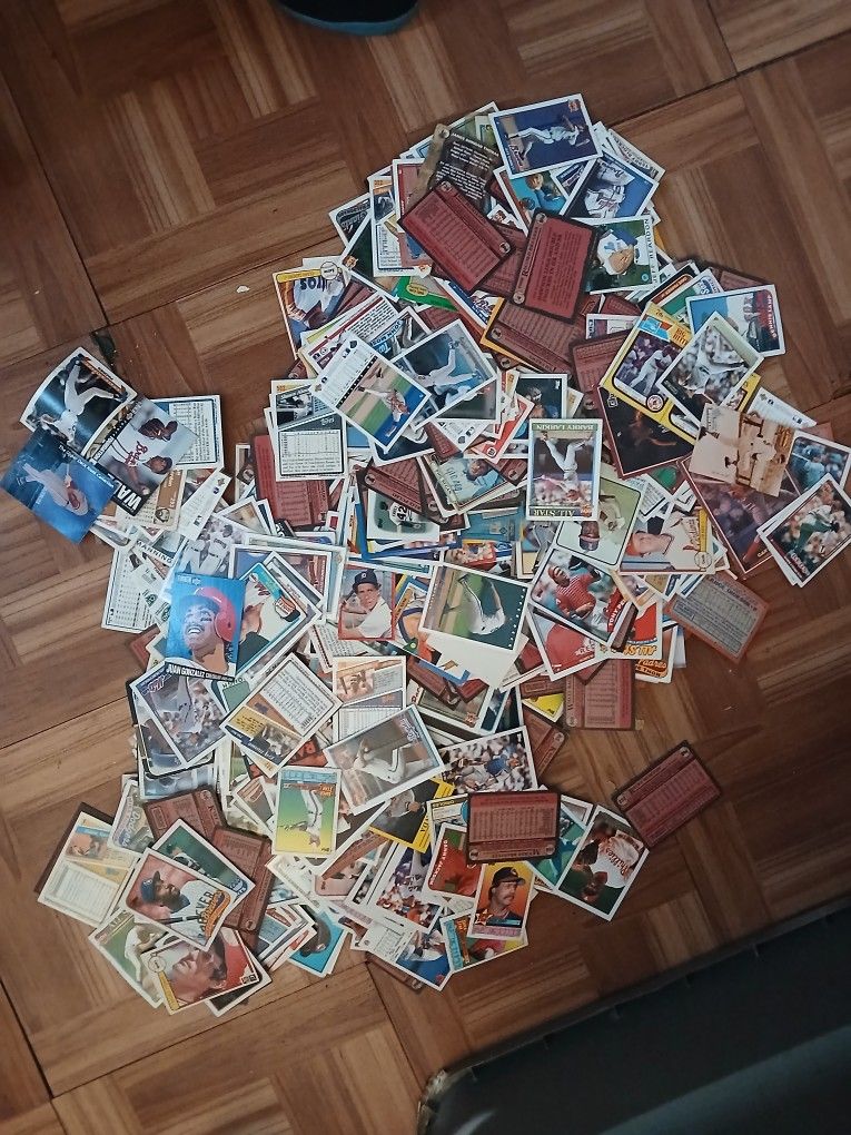 Vintage Baseball Cards Lot Over 1,000 Cards