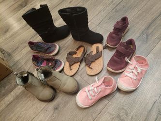 Little Girls shoes, size 9