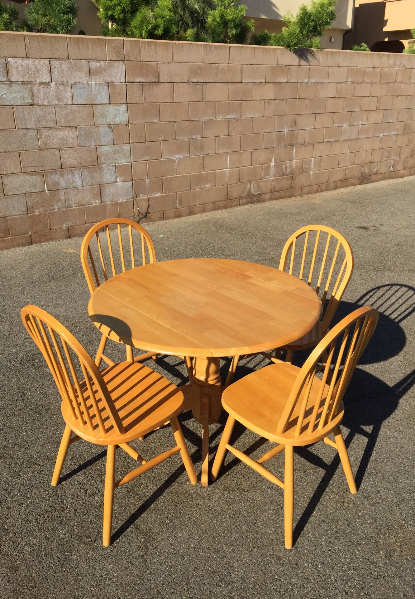 ****Dining Table & 4 Chairs****Wood****