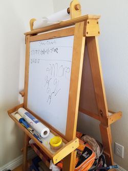 EASEL FOR KIDS