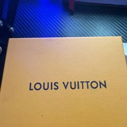 Black Louis Vuitton cardholder #luxury #cardholder