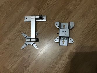 Tv or Computer Monitor  Wall Mounts Up To 32”