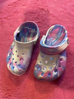 Crocs girls 8t Girl shoes, crocs 8T colors purple, blue, pink, and white tie-dye