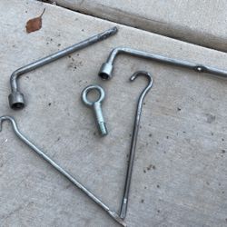 Tools For Jack / Tow 