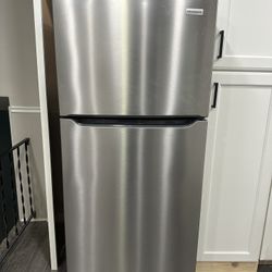 Frigidaire Refrigerator 