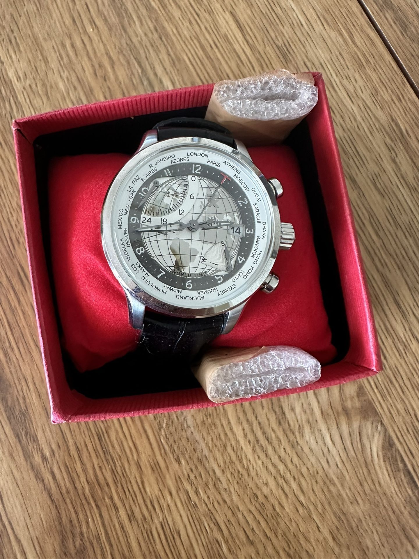 TX 530 World Airport Lounge Watch