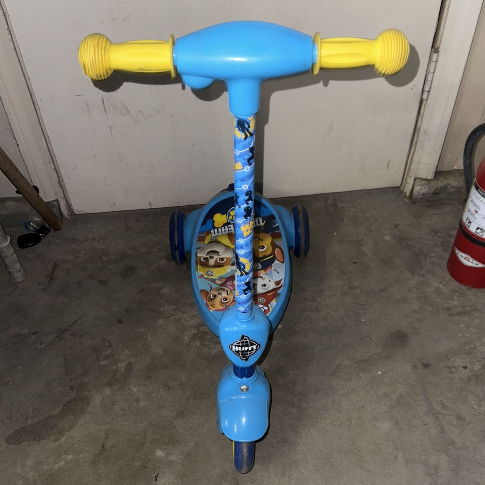 Huffy Paw Patrol Electric Bubble Scooter