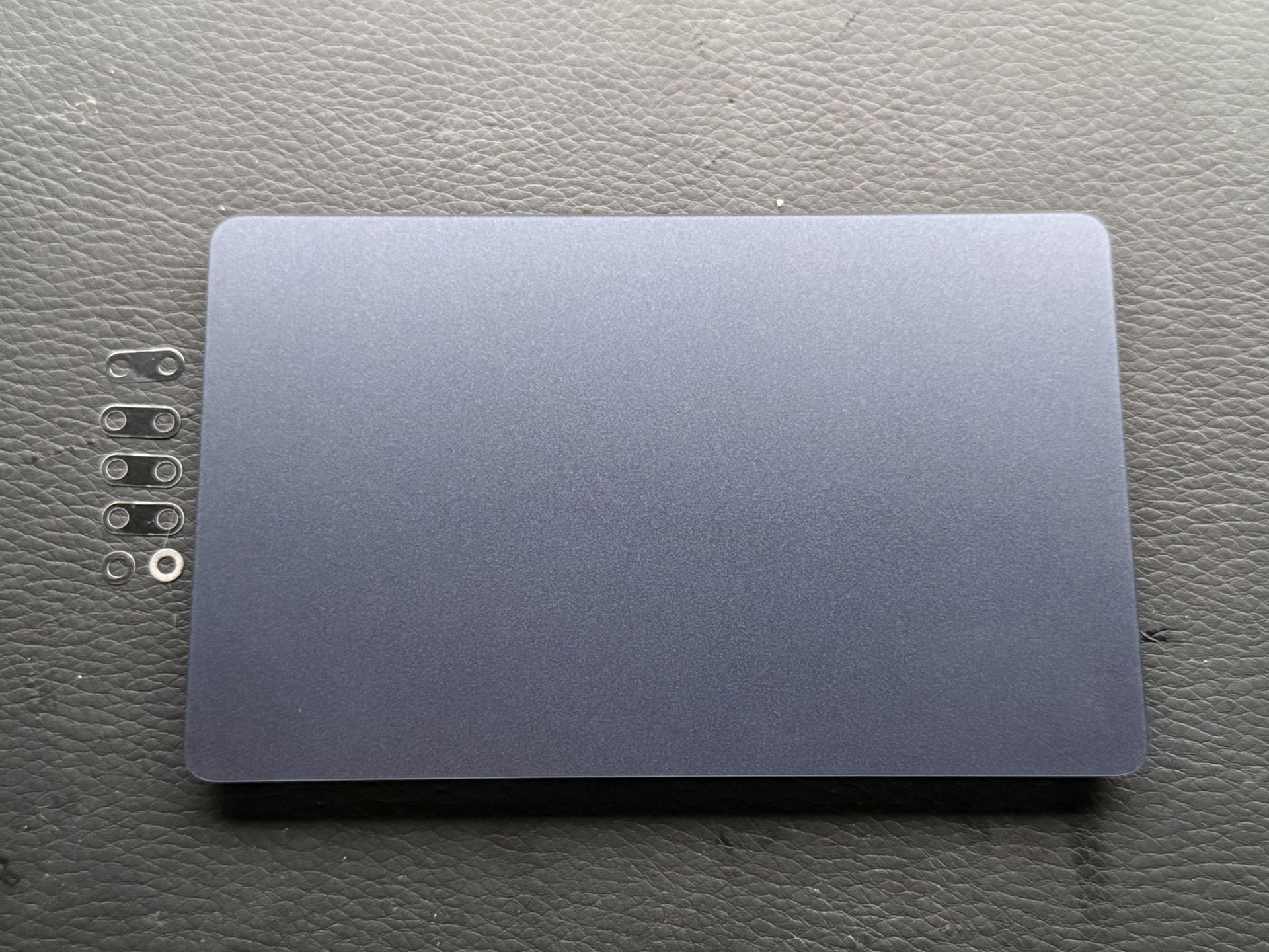 Apple MacBook Air M2 13inch Midnight Trackpad
