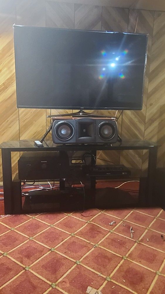 7.1 Klipsch Surrond Sound  Make an Offer 