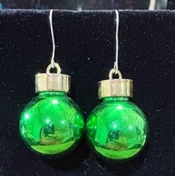 Vintage-Style Green Christmas Ornament Earrings - Shatterproof