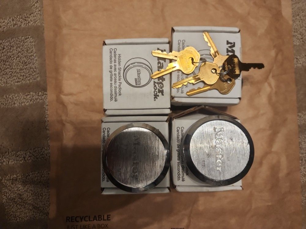 Masterlock Puck Locks
