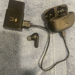  Only Left Side,JBL vibe beam noise canceling true wireless earbud only left side asking $20.00 come with charger