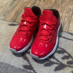 Air Jordan 11 CMFT Low Red And White