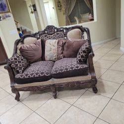 2 Sofa And 1 Love Set  Very Elegant  In Great Condition 