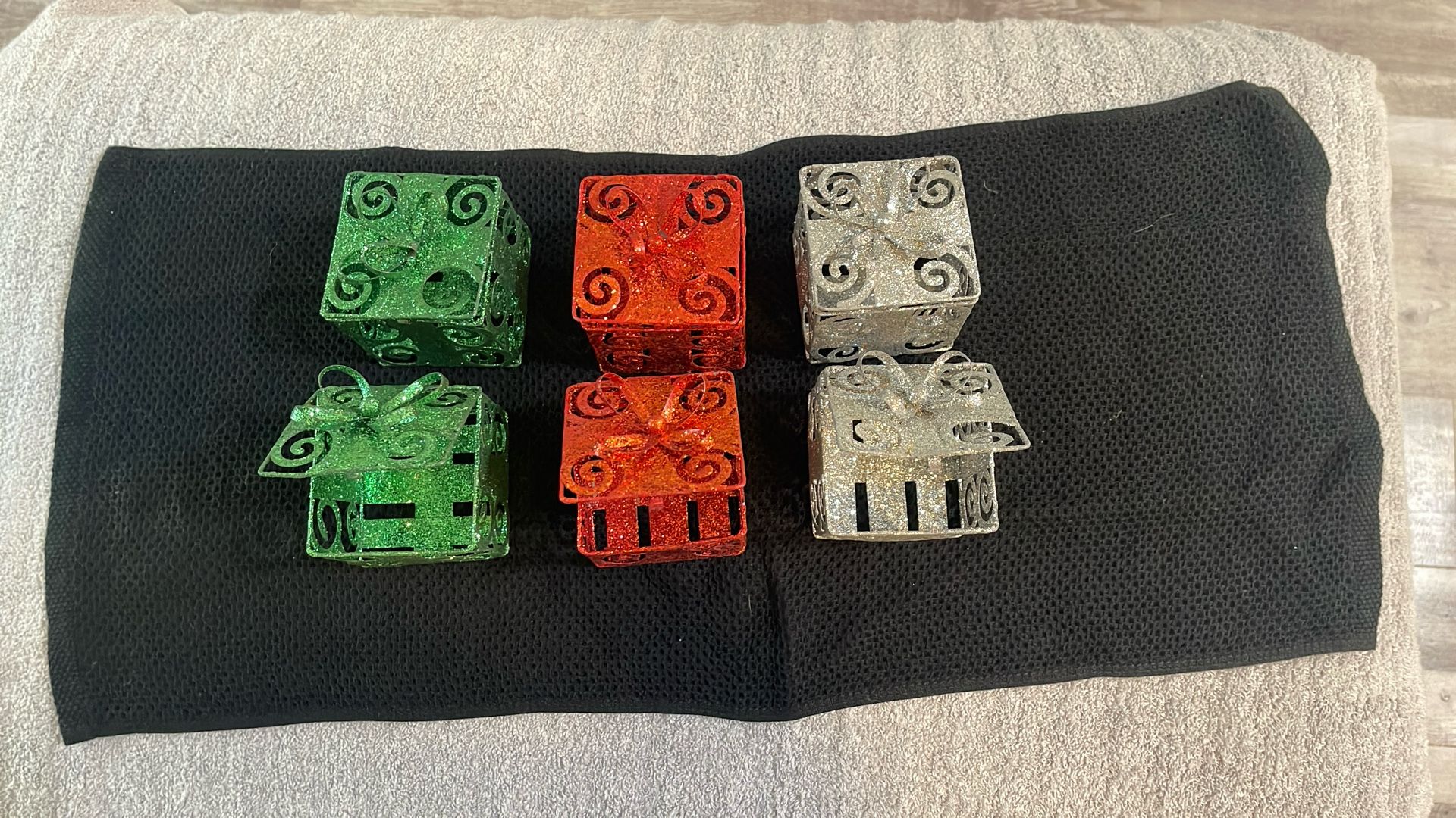 Holiday Home Access Or Gift Boxes. 6 Piece. $8