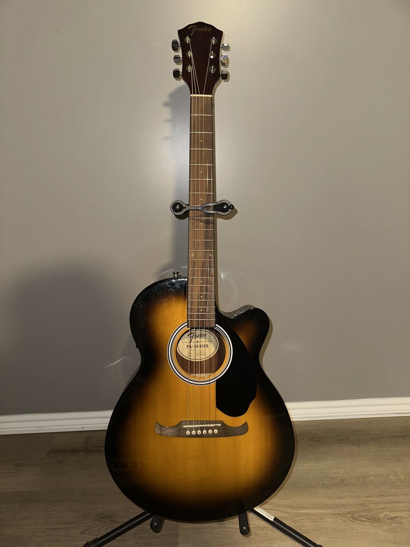 Fender FA-135CE Concert Acoustic-Electric Guitar Sunburst