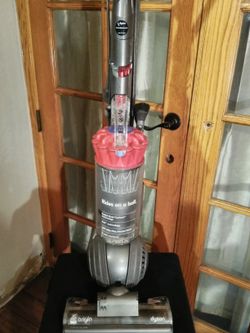 40 ORIGIN DYSON VACUUM