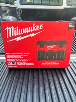 Milwaukee 2 Gal Vacuum