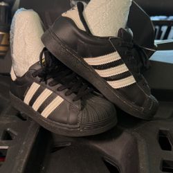 13K Adidas Superstar sneakers