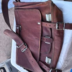 Men’s Leather Shoulder Bag