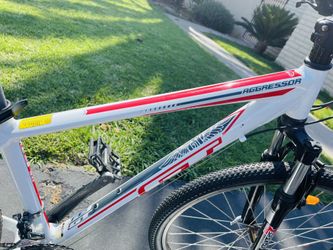 Gt aggressor 3.0 mountain bike deals