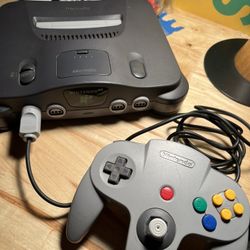 Nintendo 64 & N64 Game Lot