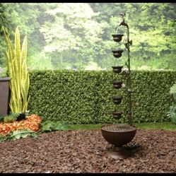 New In Box: Beautiful 6 Cup Tiered Metal Fountain