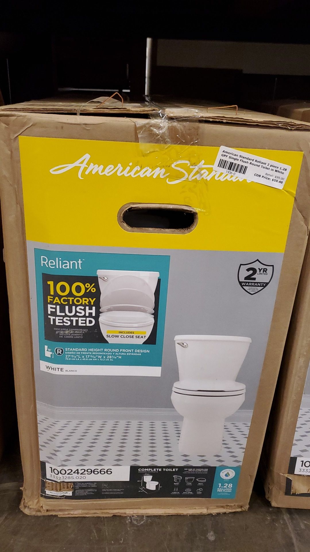 American standard reliant 2 piece round toilet for Sale in Phoenix, AZ
