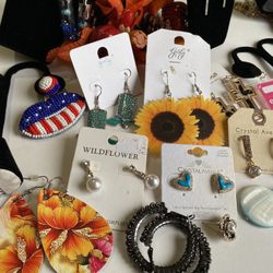 Lot Of 10 PCs/pairs Accessories Jewelry Bundle 