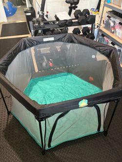 Baby playpen