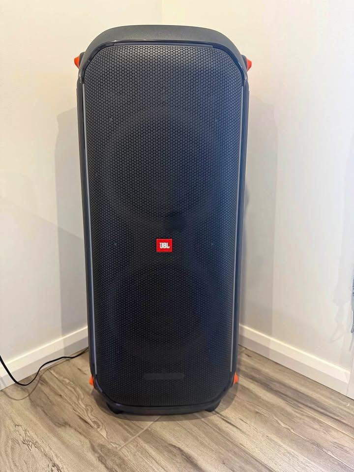 JBL partybox 710