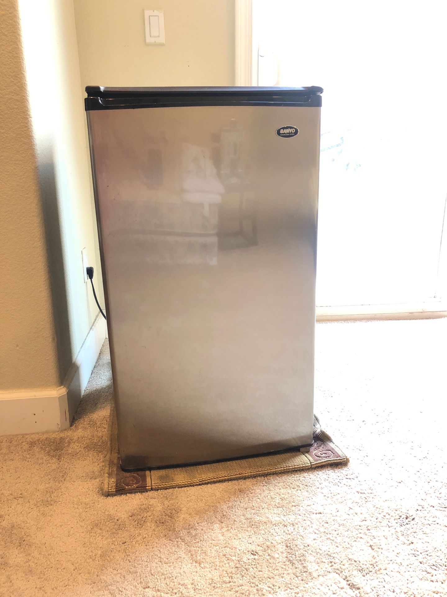 Mini fridge and freezer combo