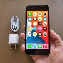 iPhone 6s - UNLOCKED - Like New  