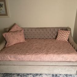***DAYBED—beige velvet  (twin size)