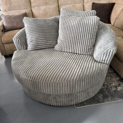 Brand New Plush Swivel Chair @ FURNITURE LOVE ❤️ Same Day Delivery 🚚 