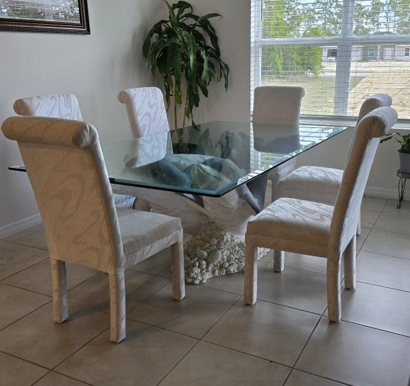 Dinning Table