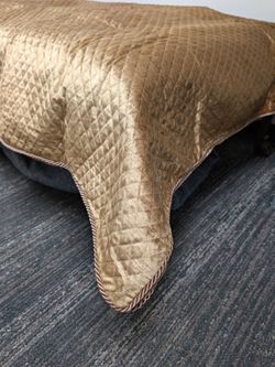 Austin Horn bed cover and pillow covers