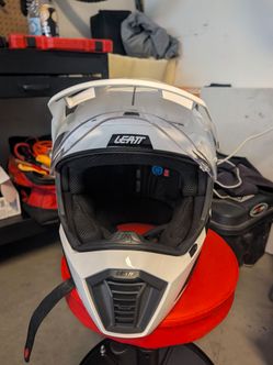 Leatt 4.5 adv helmet with goggles