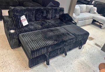 New pull out sectional with free delivery, pay on arrival