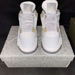 Jordan 4 Craft Photon Dust